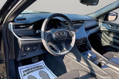 2024 Jeep Grand Cherokee Laredo 4x4