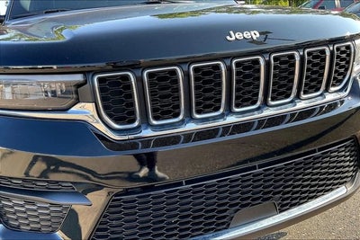 2024 Jeep Grand Cherokee Laredo 4x4