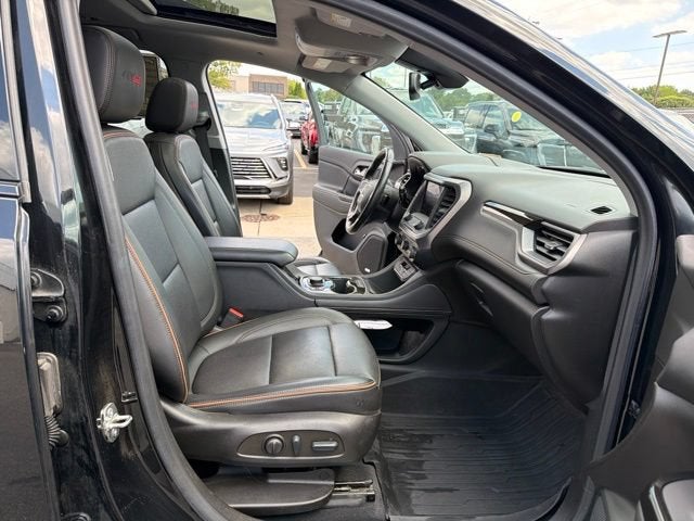 2022 GMC Acadia AT4