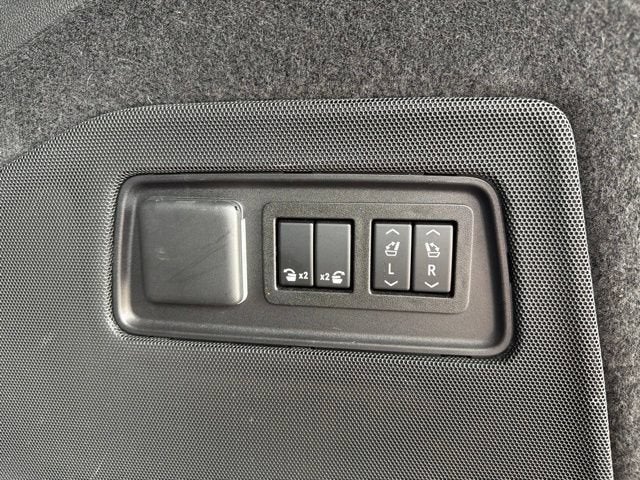 2022 Cadillac Escalade ESV Premium Luxury