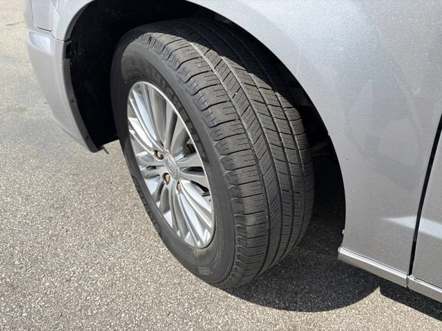 2014 Chrysler Town & Country Touring-L