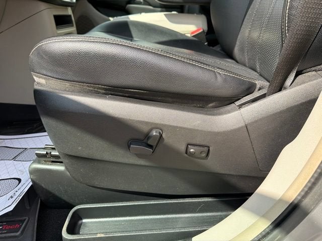 2014 Chrysler Town & Country Touring-L
