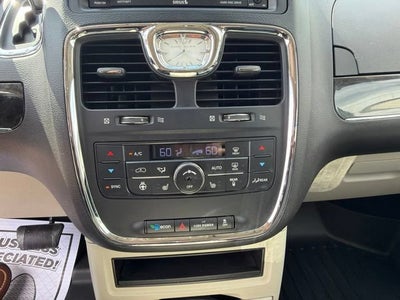 2014 Chrysler Town & Country Touring-L