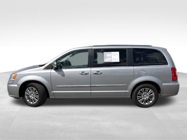 2014 Chrysler Town & Country Touring-L