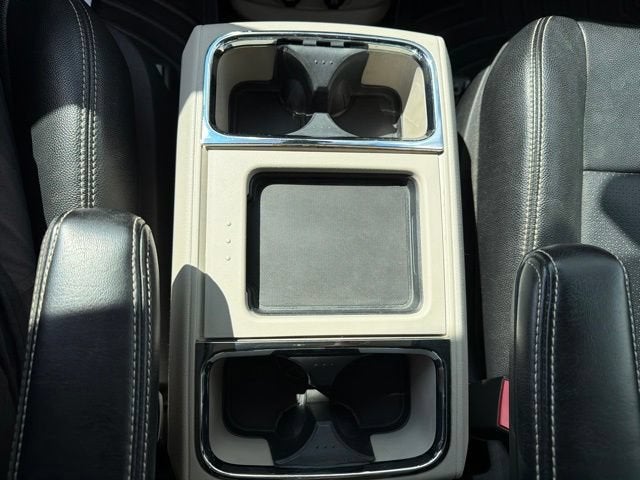 2014 Chrysler Town & Country Touring-L