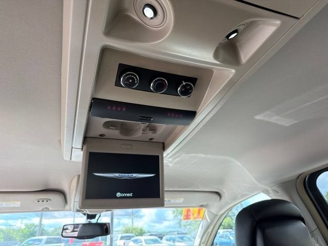 2014 Chrysler Town & Country Touring-L