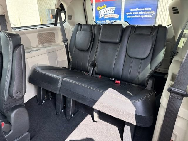 2014 Chrysler Town & Country Touring-L