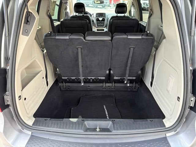 2014 Chrysler Town & Country Touring-L