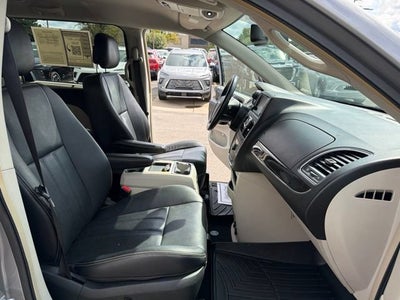 2014 Chrysler Town & Country Touring-L
