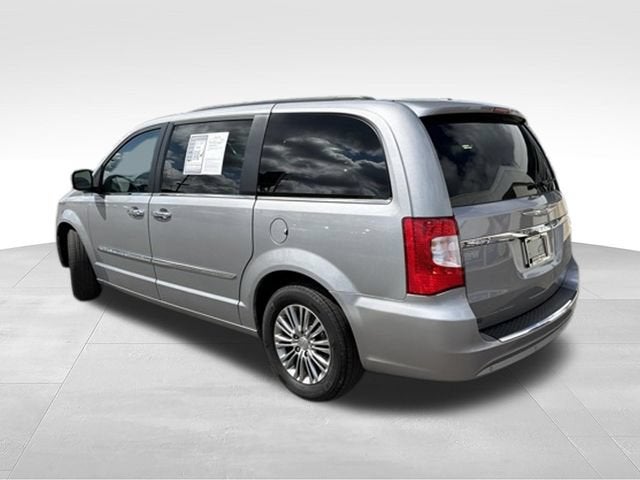 2014 Chrysler Town & Country Touring-L