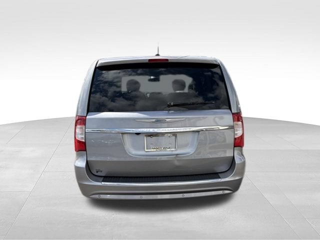 2014 Chrysler Town & Country Touring-L