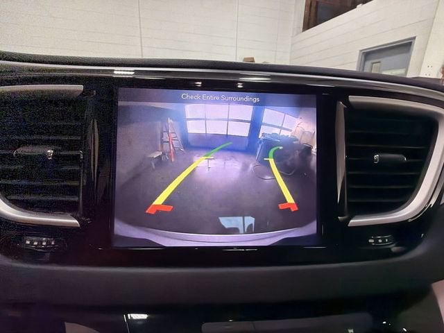 2018 Chrysler Pacifica Hybrid Touring L