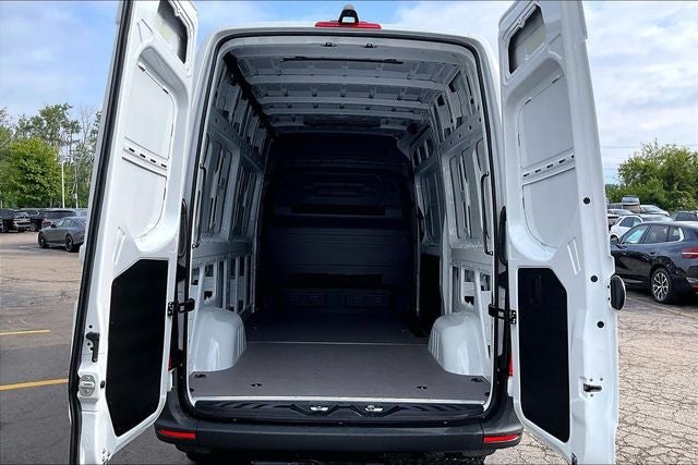 2026 Mercedes-Benz Sprinter 2500 Cargo 144 WB