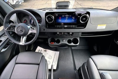 2026 Mercedes-Benz Sprinter 2500 Passenger 170 WB High Roof