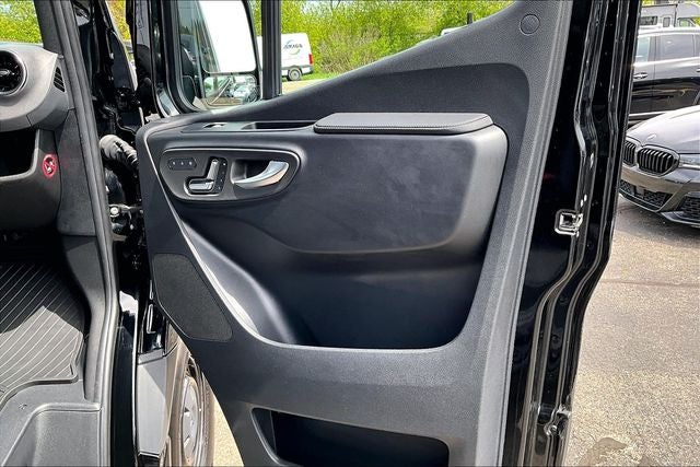 2025 Mercedes-Benz Sprinter 2500 Passenger 170 WB High Roof