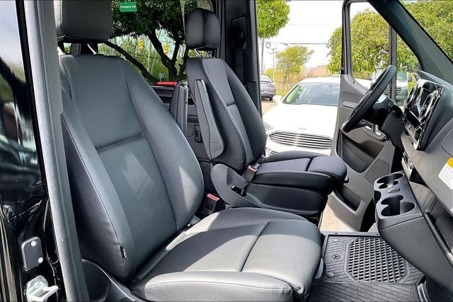 2025 Mercedes-Benz Sprinter 2500 Passenger 170 WB High Roof