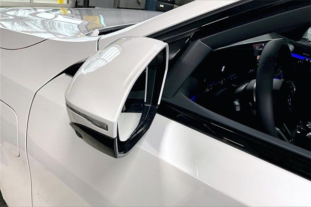 2026 BMW 5 Series 550e xDrive