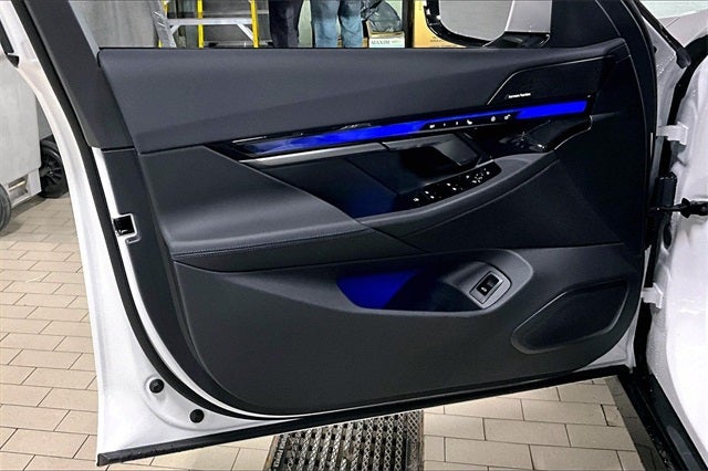 2026 BMW 5 Series 550e xDrive