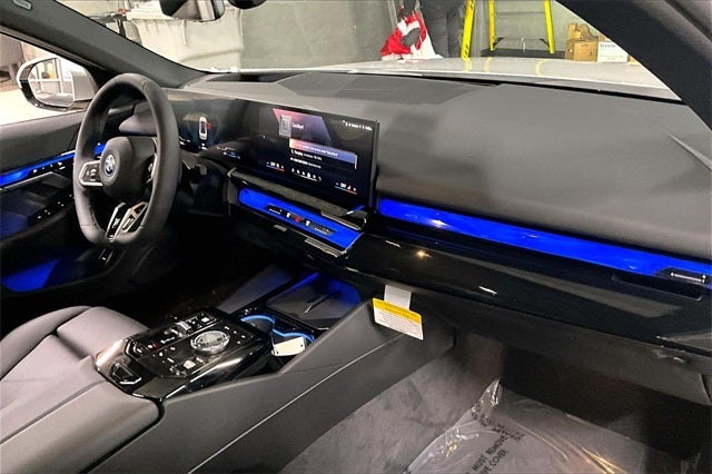 2026 BMW 5 Series 550e xDrive