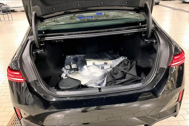 2026 BMW 5 Series 550e xDrive