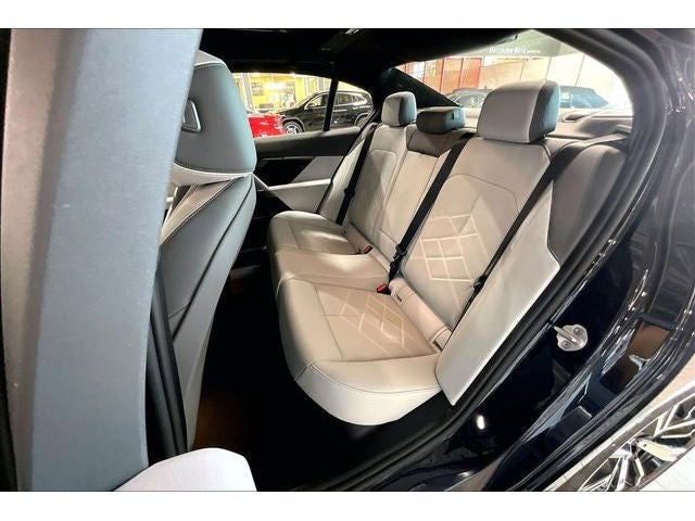 2027 BMW 5 Series 550e xDrive