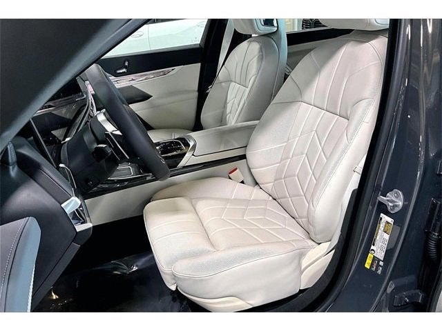 2026 BMW 7 Series 750e xDrive