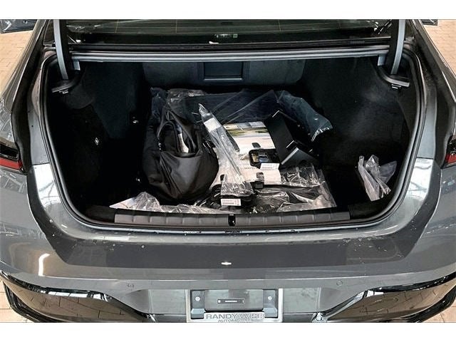 2026 BMW 7 Series 750e xDrive