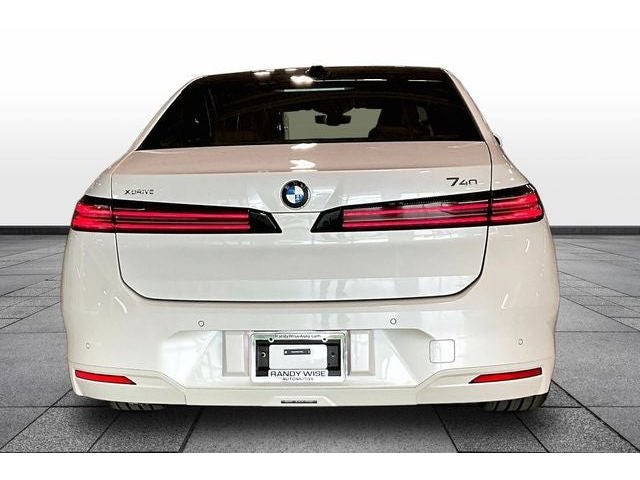 2027 BMW 7 Series 740i xDrive
