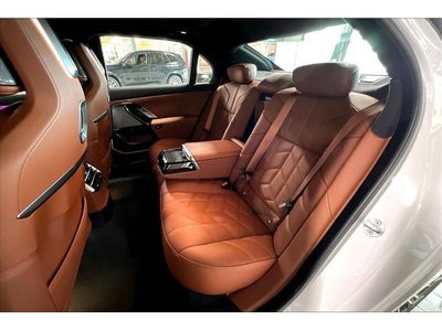 2027 BMW 7 Series 740i xDrive