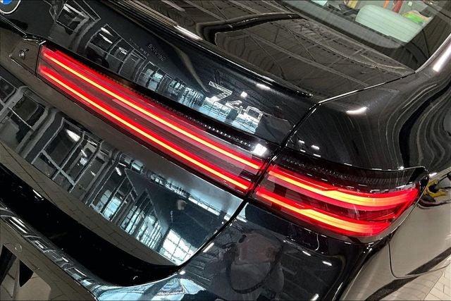 2027 BMW 7 Series 740i xDrive