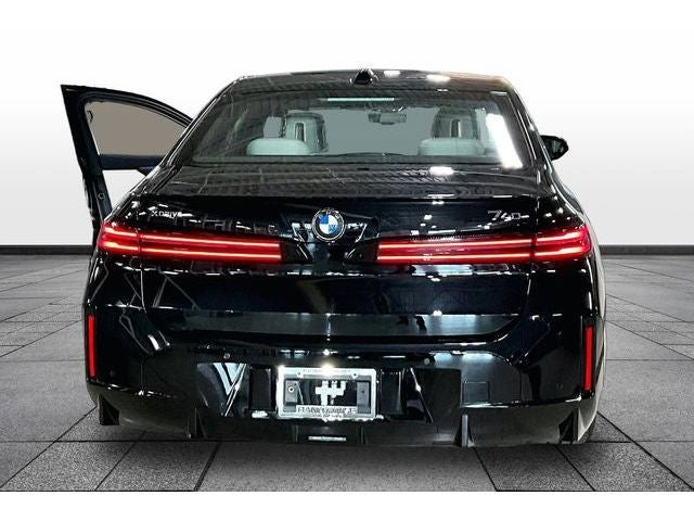 2027 BMW 7 Series 740i xDrive