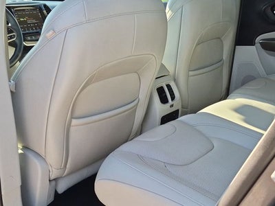 2019 Jeep Cherokee Overland