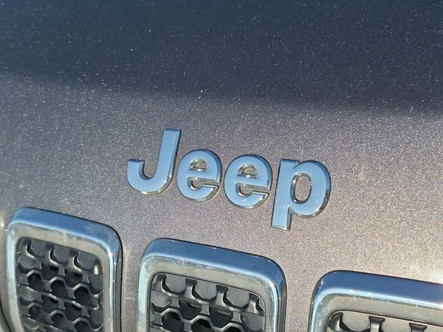 2019 Jeep Cherokee Overland