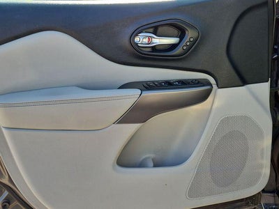 2019 Jeep Cherokee Overland