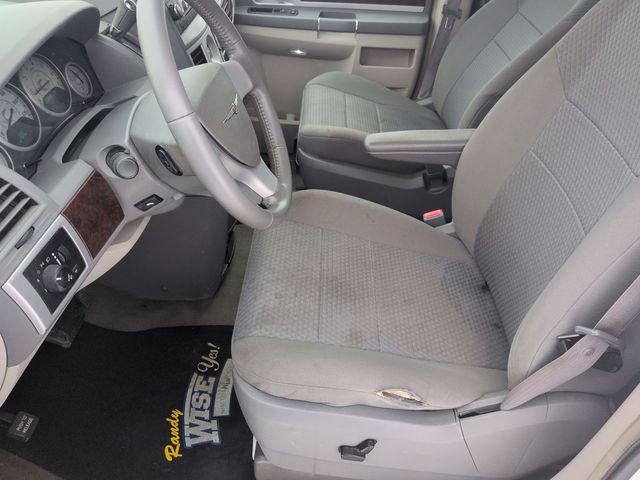 2010 Chrysler Town and Country Touring