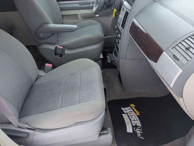 2010 Chrysler Town and Country Touring