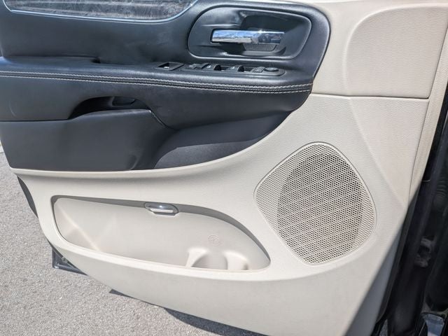 2015 Chrysler Town and Country Touring