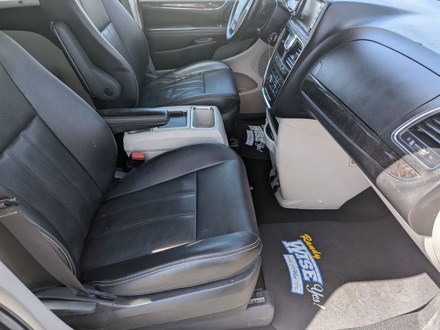 2015 Chrysler Town and Country Touring