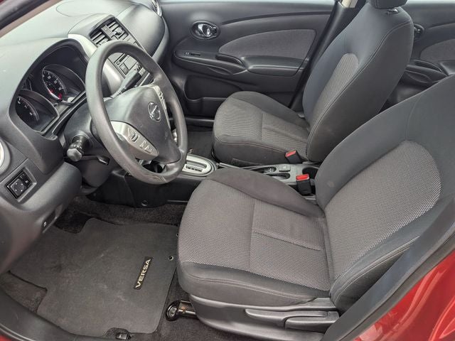 2016 Nissan Versa 1.6 SV