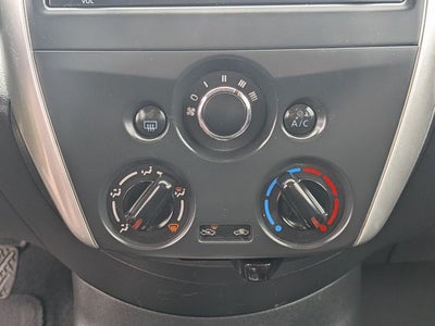 2016 Nissan Versa 1.6 SV