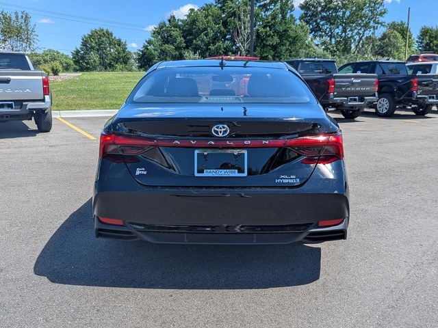2021 Toyota Avalon Hybrid XLE Plus