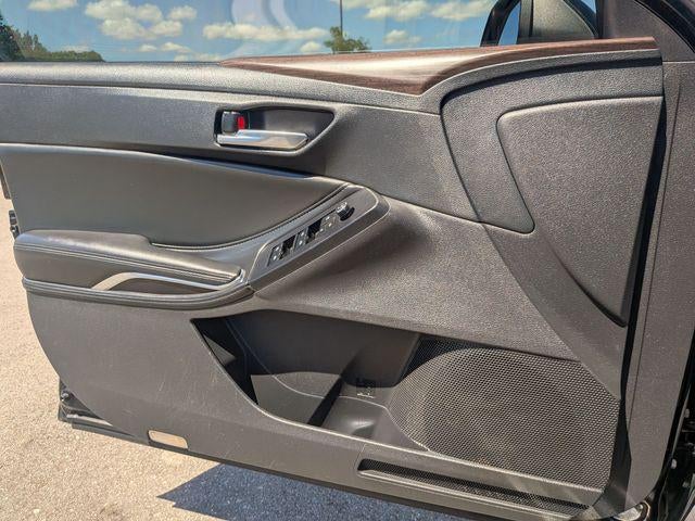 2021 Toyota Avalon Hybrid XLE Plus