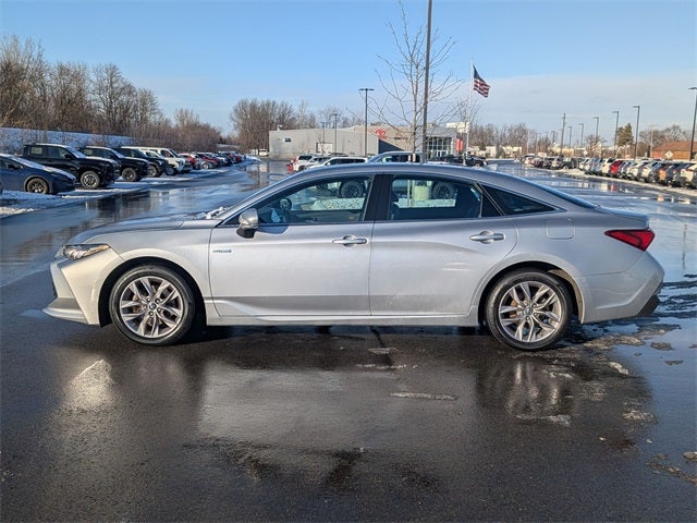2019 Toyota AVALON HYBRID XLE Plus