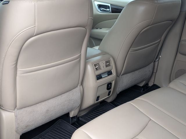 2016 Nissan Pathfinder SL