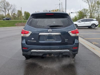 2016 Nissan Pathfinder SL