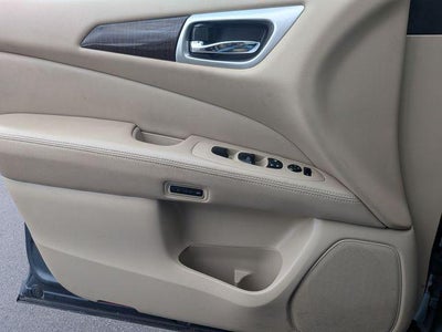 2016 Nissan Pathfinder SL