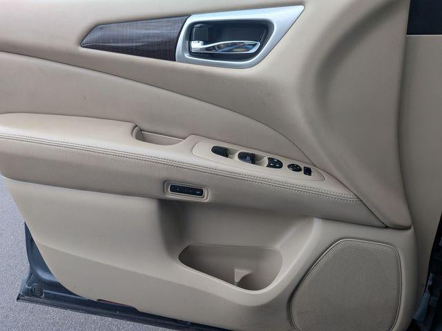 2016 Nissan Pathfinder SL