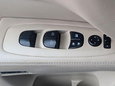 2016 Nissan Pathfinder SL