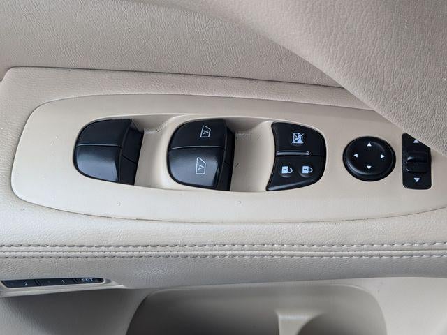 2016 Nissan Pathfinder SL