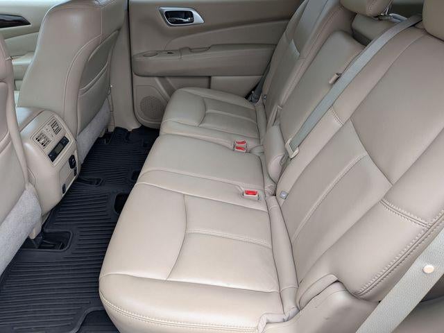 2016 Nissan Pathfinder SL